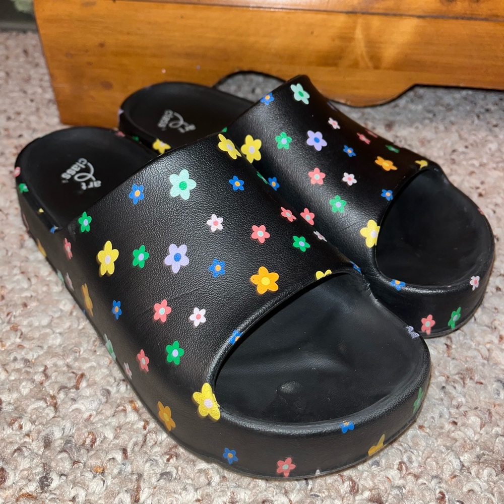 Platform Slide Sandals - Picture 2 of 5